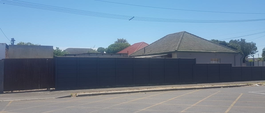 3 Bedroom Property for Sale in Lansdowne Western Cape